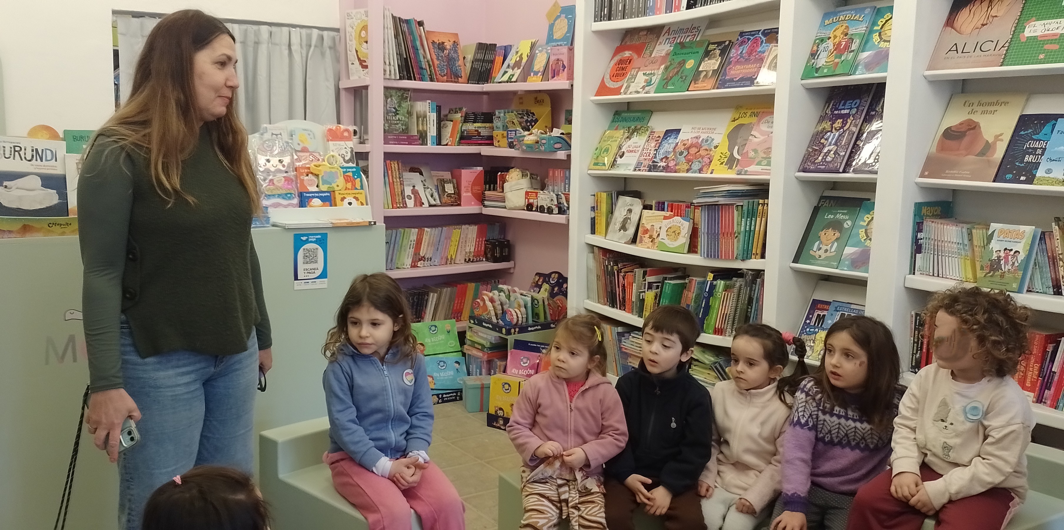 Visita a la Librería MOMO