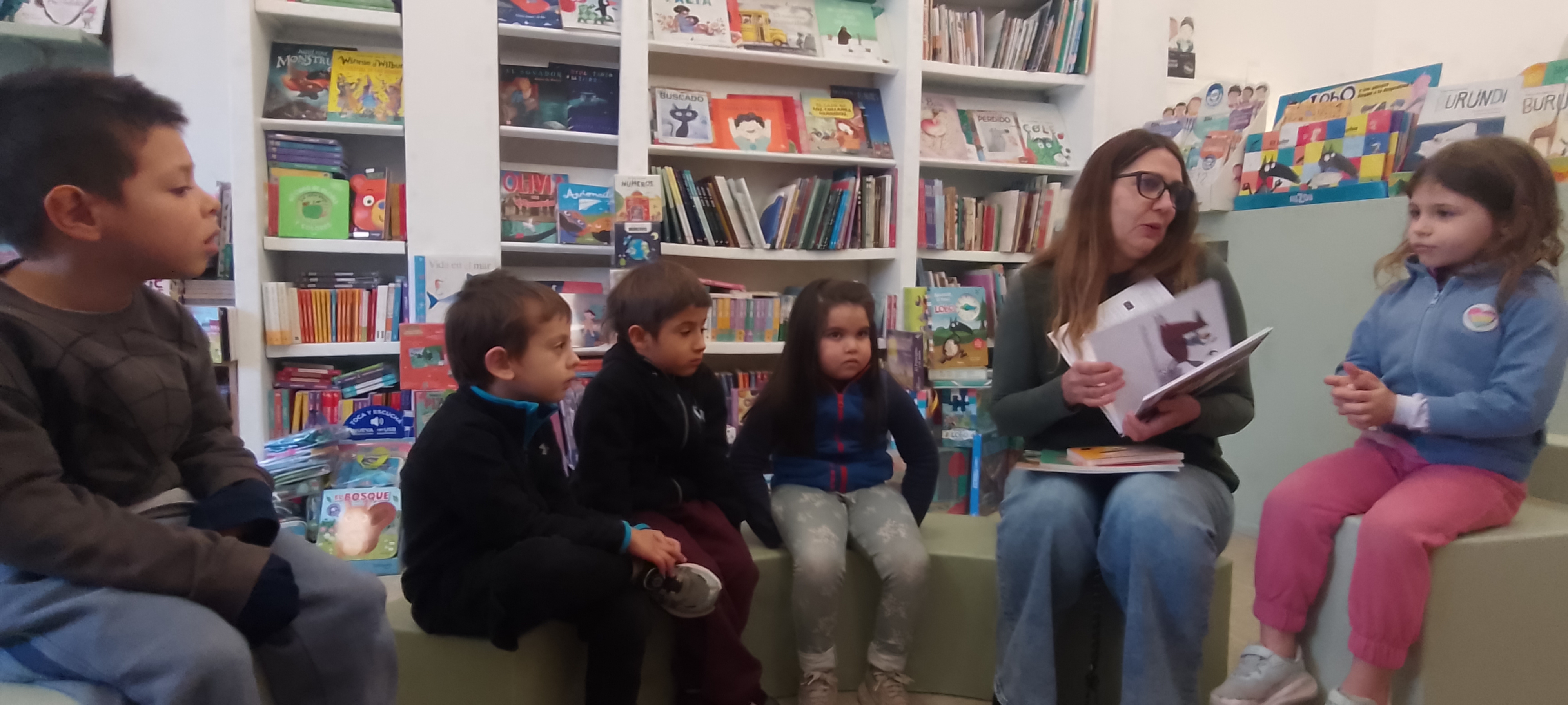 Visita a la Librería MOMO