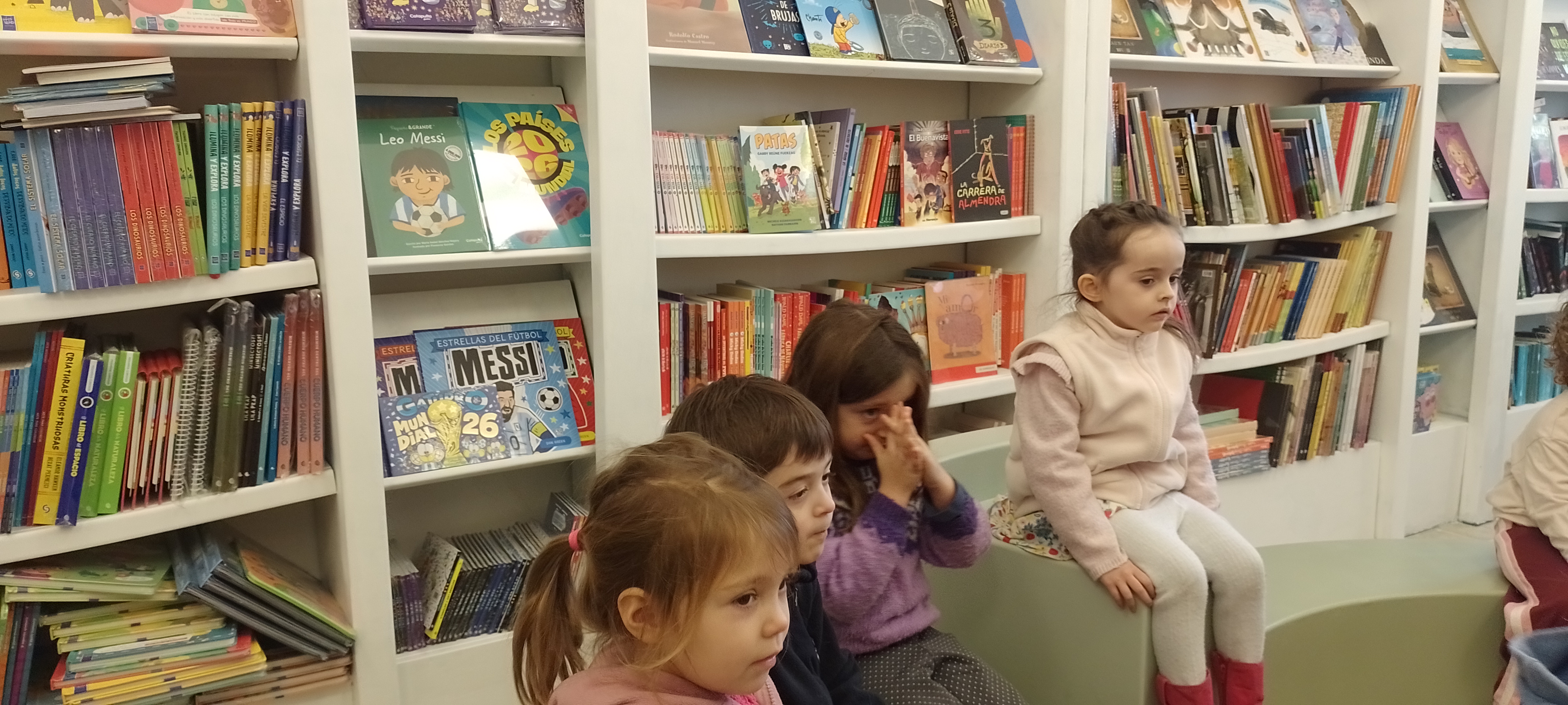 Visita a la Librería MOMO